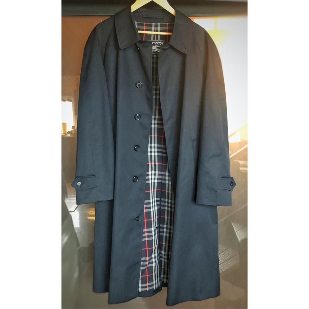 Burberry Classic Navy Trench